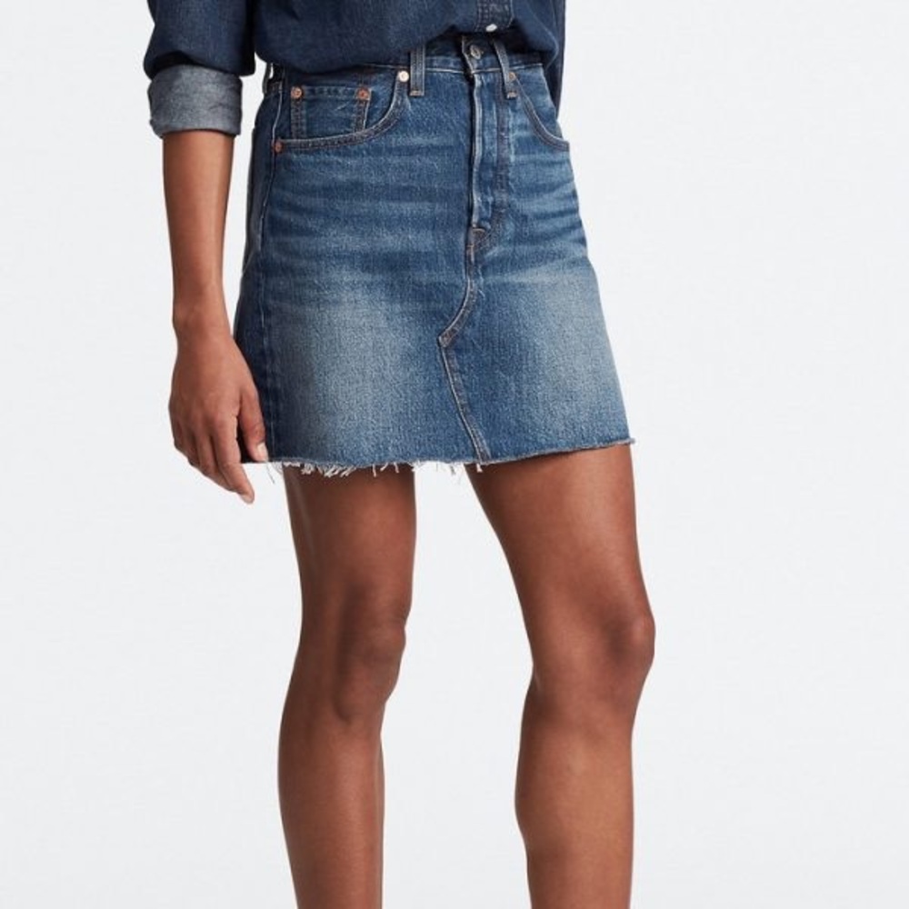 Abercrombie & Fitch Denim Raw Hem Skirt. NWOT. Size 24